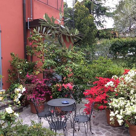 B&B La Dimora Del Garda Сірміоне Екстер'єр фото