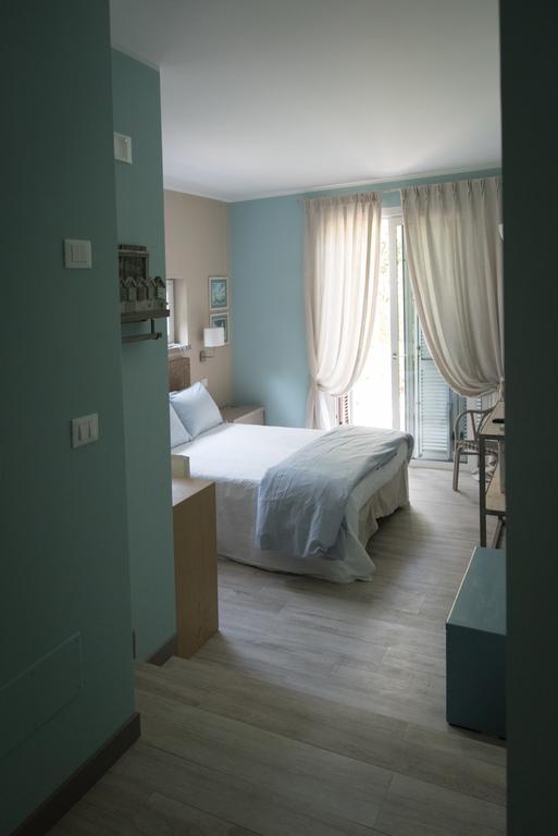 B&B La Dimora Del Garda Сірміоне Екстер'єр фото