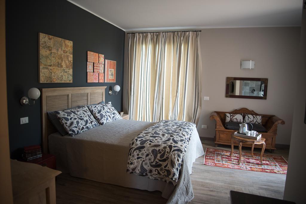 B&B La Dimora Del Garda Сірміоне Номер фото