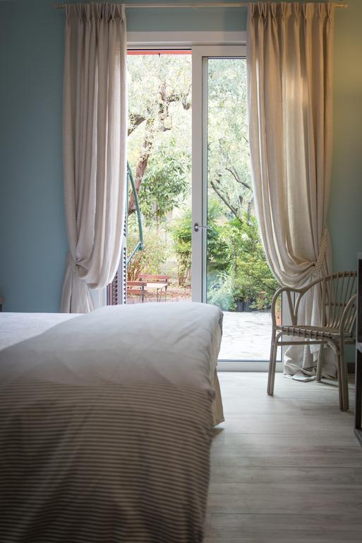 B&B La Dimora Del Garda Сірміоне Номер фото