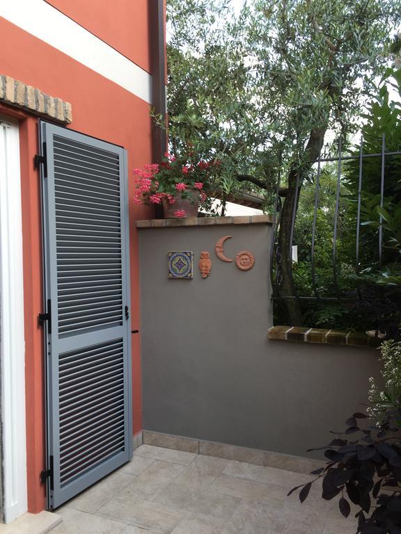 B&B La Dimora Del Garda Сірміоне Екстер'єр фото